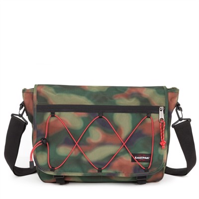 Eastpak Delegate + Outside Camo Skuldertaske 